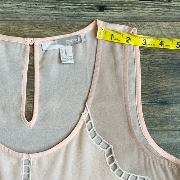 Forever 21 Contemporary Sleeveless Scoop Neck Detailed Chiffon Blouse Blush M - Picture 4 of 7